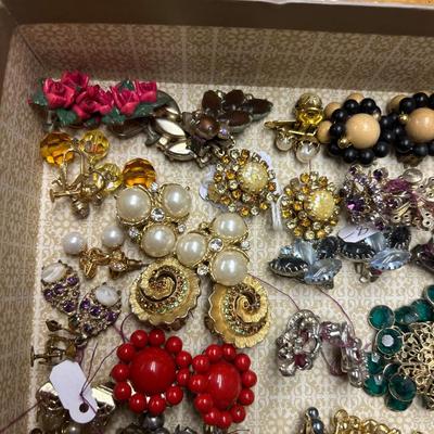 Eatate Jewelry lot all Earrings - all seen in photos, most clip backs