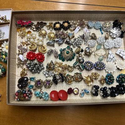Eatate Jewelry lot all Earrings - all seen in photos, most clip backs