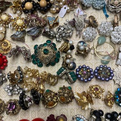 Eatate Jewelry lot all Earrings - all seen in photos, most clip backs