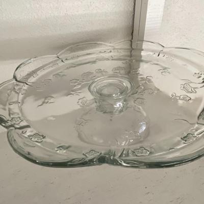 Farmhouse Mercantile Set of Five Glassware Cake Tray, Bowls, and Tealight Holders Lot
