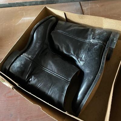 Black Plain Toe Vintage Boots