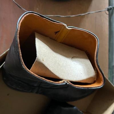 Black Plain Toe Vintage Boots