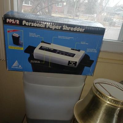 PAPER SHREDDER, LAMP, METAL AND PLASTIC ORGANIZER, MORE