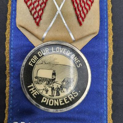 Antique Pioneers Ribbon Medallion Badge