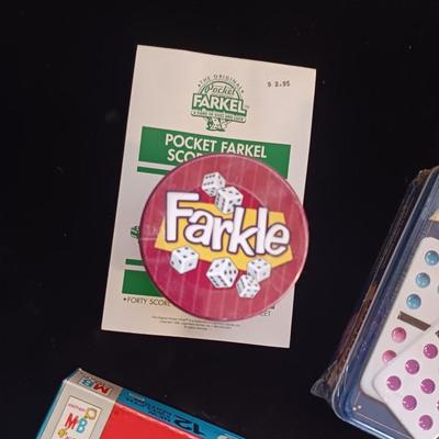 VINTAGE GAME AND DOMINOES