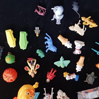 SMALL, SOME VINTAGE TOYS