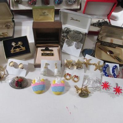 Mixed vintage to now Lot of Costume Non tested Jewelry approx 4pounds