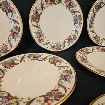 Lenox Holiday Tartan Christmas Plates (L-JS)