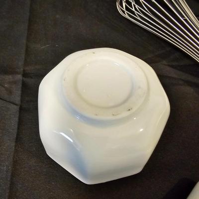 Stainless Kitchen Tools & Brabantia Bread Box (L-JS)