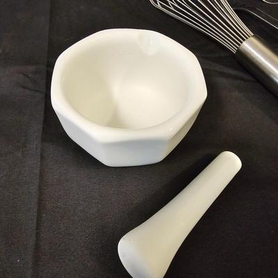 Stainless Kitchen Tools & Brabantia Bread Box (L-JS)