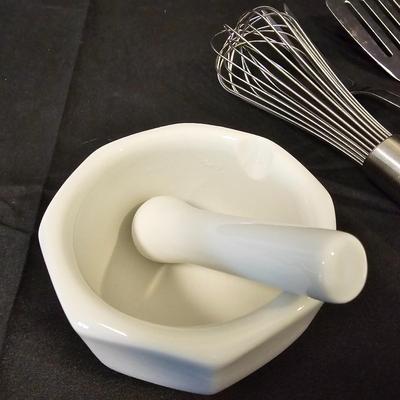 Stainless Kitchen Tools & Brabantia Bread Box (L-JS)