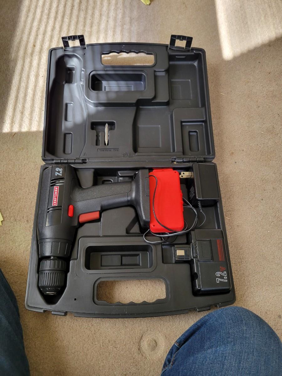 craftsman cordless drill w/case and charger
