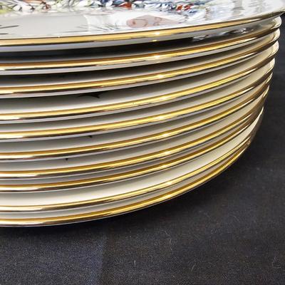 Lenox 'Winter Greetings' China & Serving Dishes (L-JS)
