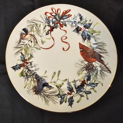 Lenox 'Winter Greetings' China & Serving Dishes (L-JS)