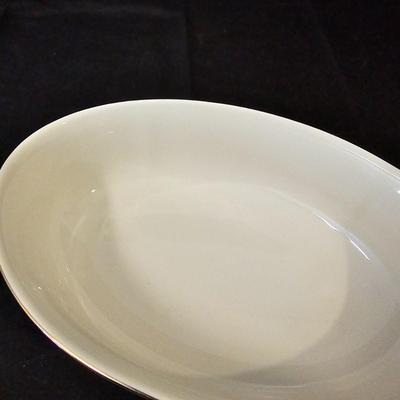 Lenox 'Winter Greetings' China & Serving Dishes (L-JS)