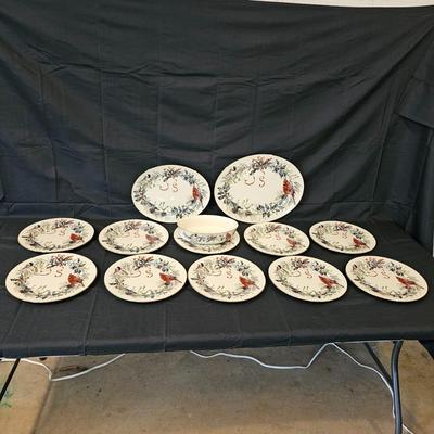 Lenox 'Winter Greetings' China & Serving Dishes (L-JS)