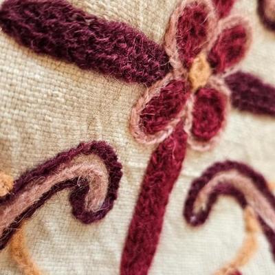 Antique Crewel embroidered Bedspread coverlet or tablecloth