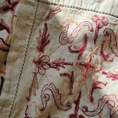 Antique Crewel embroidered Bedspread coverlet or tablecloth