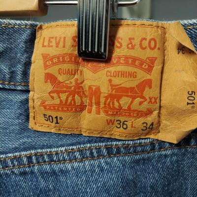 Size 36 Levi's Jeans and More (PC-BBL)
