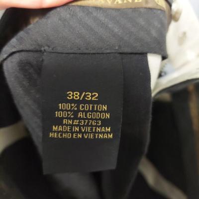 Size 36 Levi's Jeans and More (PC-BBL)