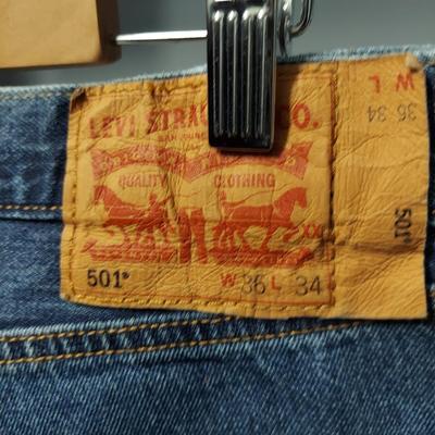 Size 36 Levi's Jeans and More (PC-BBL)
