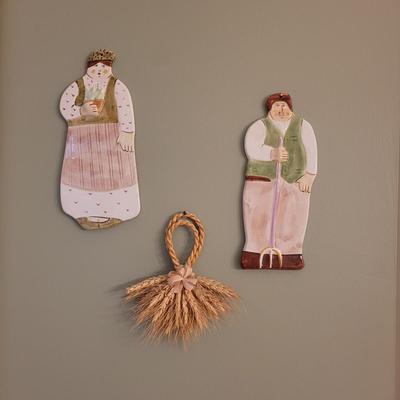 Ceramic Wall Figures (DR2-CE)