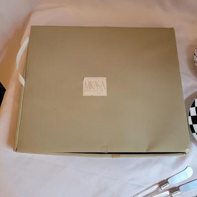 Cheese Plates, Spreaders and More (K-CE)