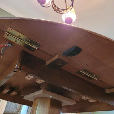 Drop Leaf Table with Two Chairs (DR2-CE)