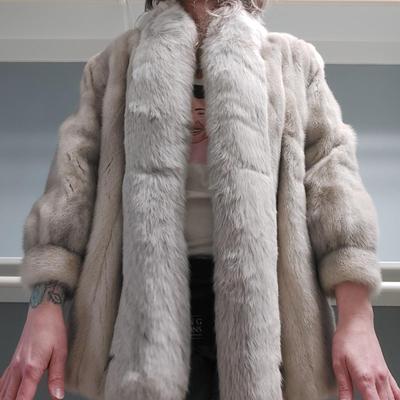 Ivey's Silver Fox Fur Coat (PC-BBL)