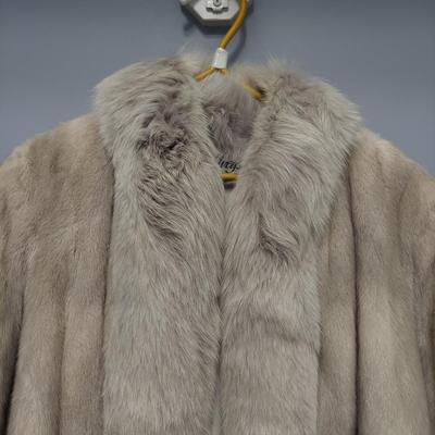 Ivey's Silver Fox Fur Coat (PC-BBL)