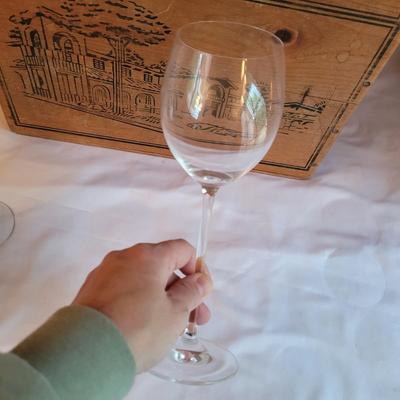 Wine Glasses and More (LR-CE)