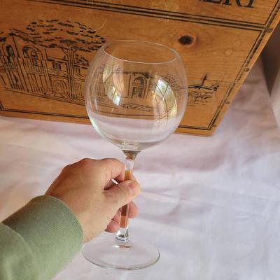 Wine Glasses and More (LR-CE)
