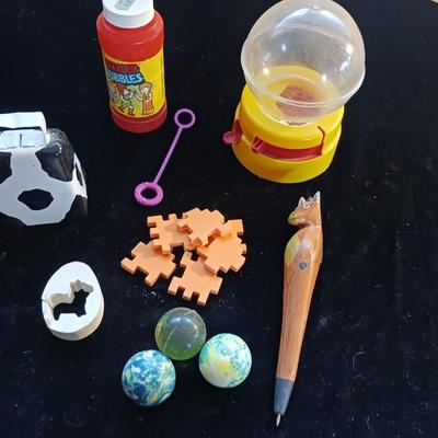 VINTAGE "MR POTATO HEAD" AND OTHER TOYS