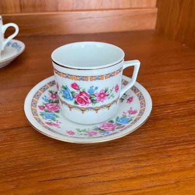 Vintage Chinese Miniature Teacups (DR-SS)