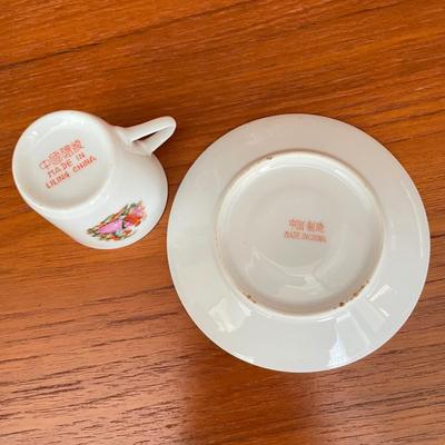 Vintage Chinese Miniature Teacups (DR-SS)