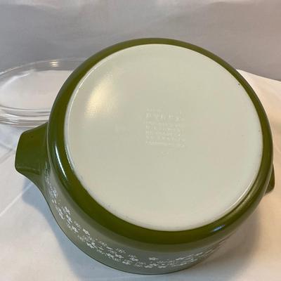Pyrex - Crazy Daizy 475 with lid, 2.5 qt