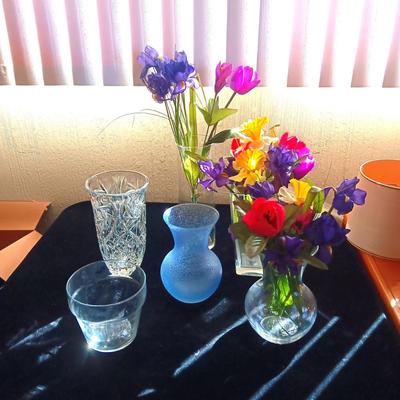 FLOWER VASES AND FAUX FLOWERS