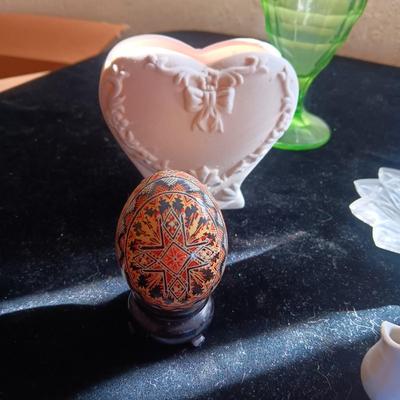 DEPRESSION GLASS, TINY TEA SET AND MORE