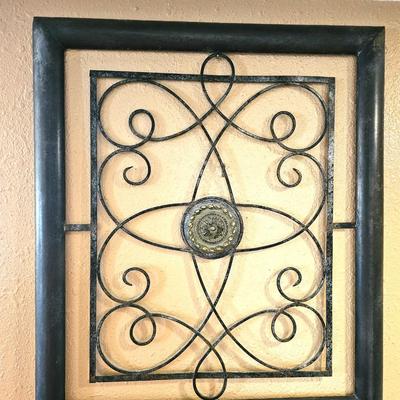 2 Pieces of Metal Wall Art