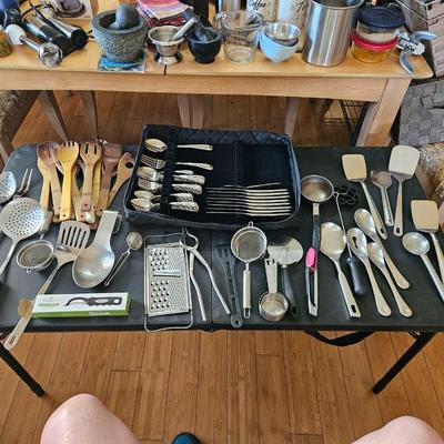 Kitchenware Lot