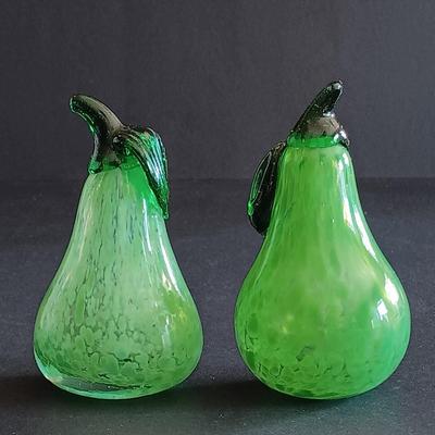LOT 17: Vintage Hand Blown Art Glass Fruit