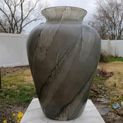 LOT 25: Stunning Art Glass Vase w/ Plaster Grecian Column
