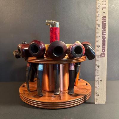 LOT 28: Vintage McDonald Products DUK-IT Walnut 12 Pipe Rest w/ Central Copper Humidor & 9 Pipes