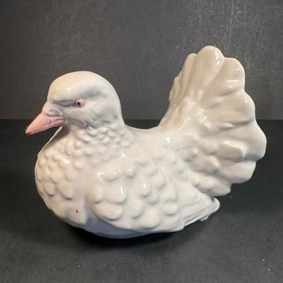 LOT 33: 3 Vintage Goebel Porcelain Doves