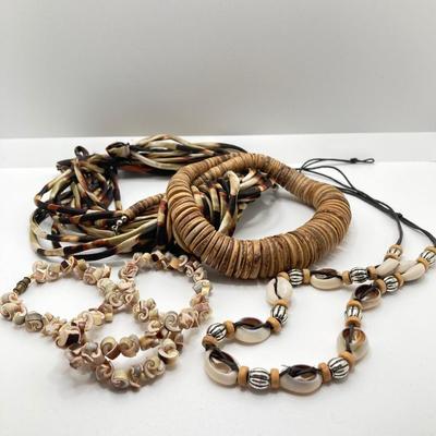LOT 56: Fashion Jewelry Necklace / Choker Collection