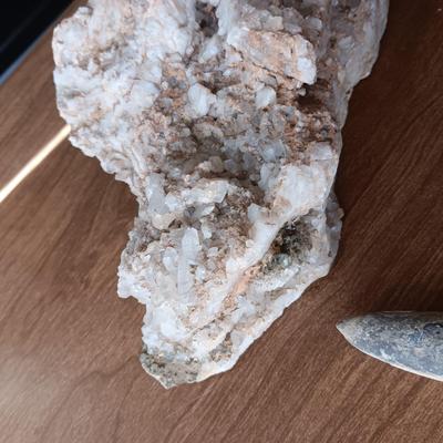 FOSSILS, CRYSTALS AND ROCKS