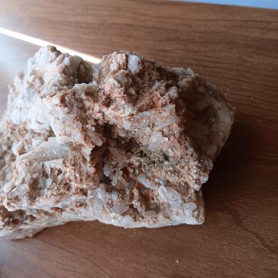 FOSSILS, CRYSTALS AND ROCKS