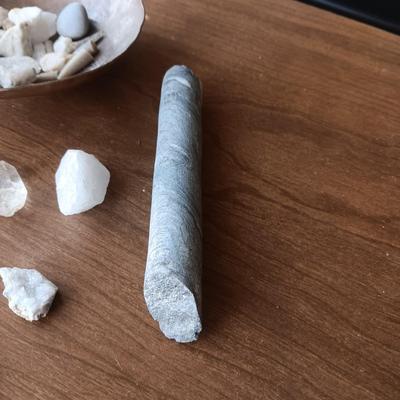 FOSSILS, CRYSTALS AND ROCKS