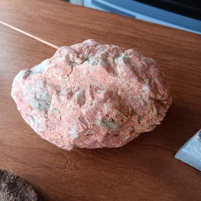 FOSSILS, MINERALS AND ROCKS