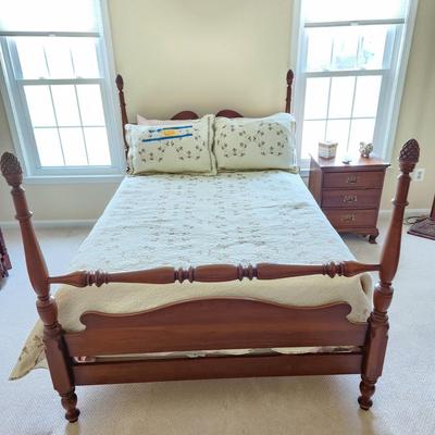 Queen Size Solid Wood Poster Bed Frame